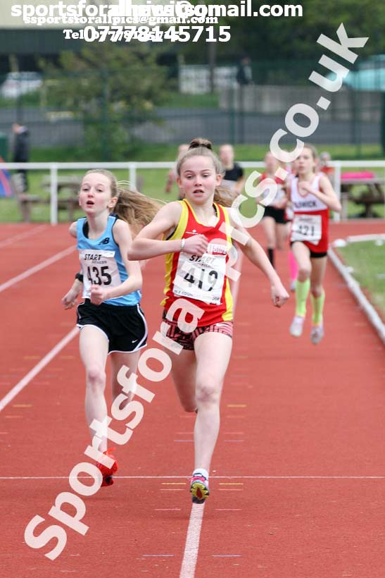 Girls under-13s 800 metres, 2019 North Eastern Track and Field Champs., Middlesbrough. Photo:  David T. Hewitson/Sports for All Pics